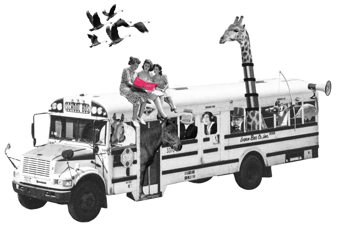 Collage: ein Schulbus voller ungewöhnlicher Mitreisender – Pferde, eine Giraffe, ein Roboter, drei Frauen lesen auf dem Dach das Future Organization Playbook