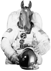 Schwarz-weiße Illustration eines Astronauten im Raumanzug mit Pferdekopf, den Helm auf dem Schoß